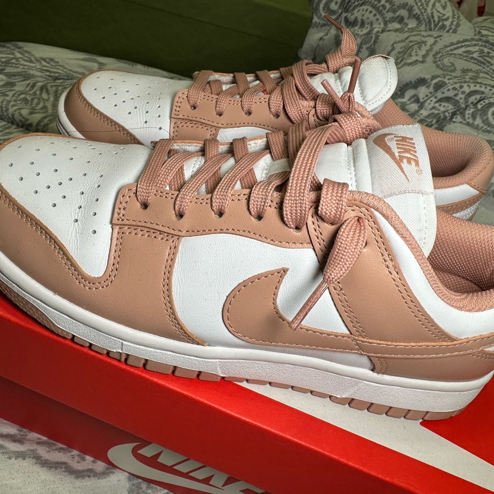 Women’s Nike Dunk